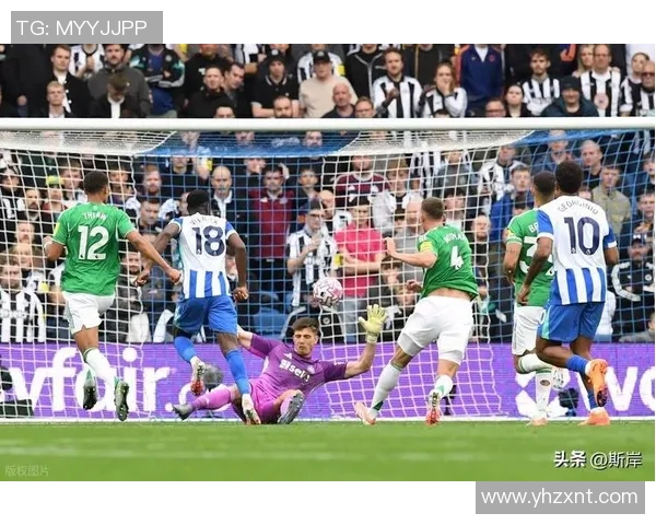 汉达诺维奇脚后跟绝杀，曼联2-1险胜布莱顿